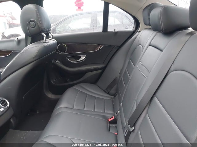 WDDWF4KB0JR325376 Mercedes-Benz C 300 4matic