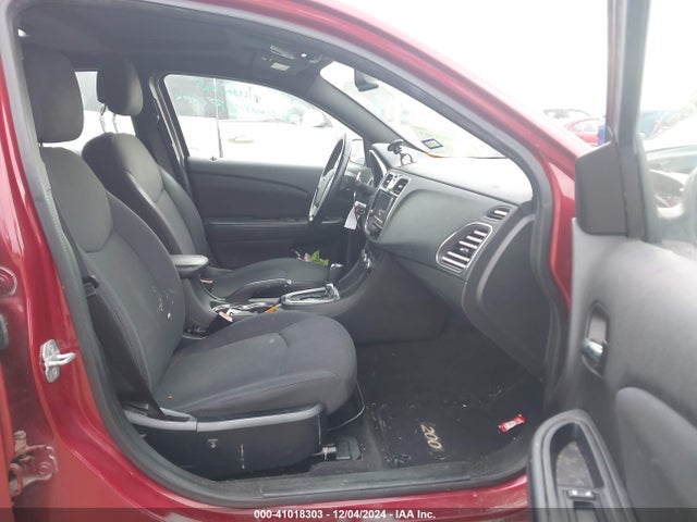 1C3CCBBG5EN118425 Chrysler 200 Touring