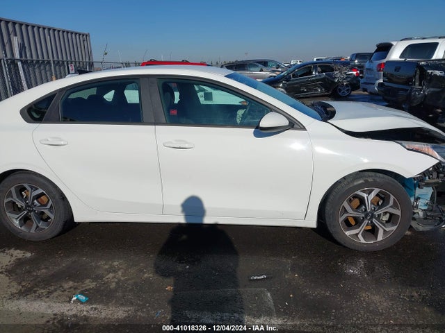 3KPF24AD5LE204009 KIA Forte Lxs