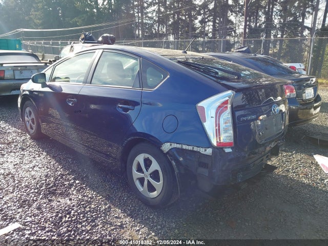 Toyota Prius Two 2015 JTDKN3DU2F1903021 Image 3