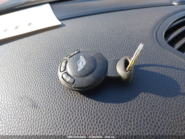 2009 MINI COOPER S WMWMF73549TW87976 Photo 10