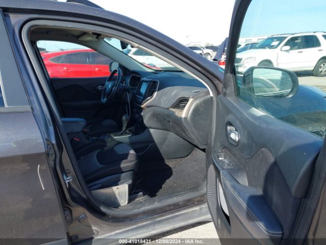 1C4PJLCS2EW313565 Jeep Cherokee Altitude