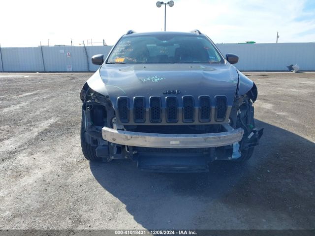 1C4PJLCS2EW313565 Jeep Cherokee Altitude