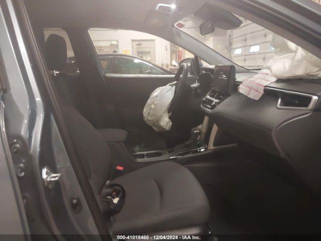 7MUCAABG8RV101801 Toyota Corolla Cross Le