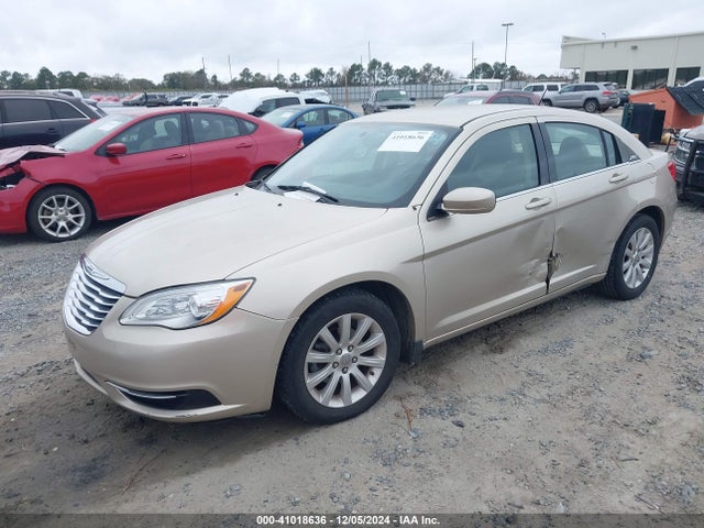 1C3CCBBB3EN158605 Chrysler 200 Touring
