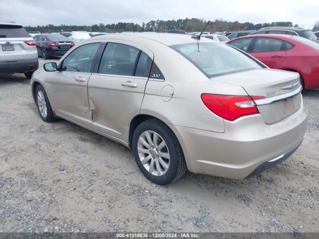 1C3CCBBB3EN158605 Chrysler 200 Touring