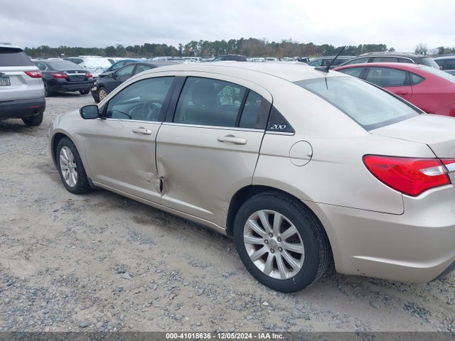 1C3CCBBB3EN158605 Chrysler 200 Touring