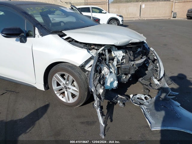 JTND4MBE3M3115827 Toyota COROLLA SE