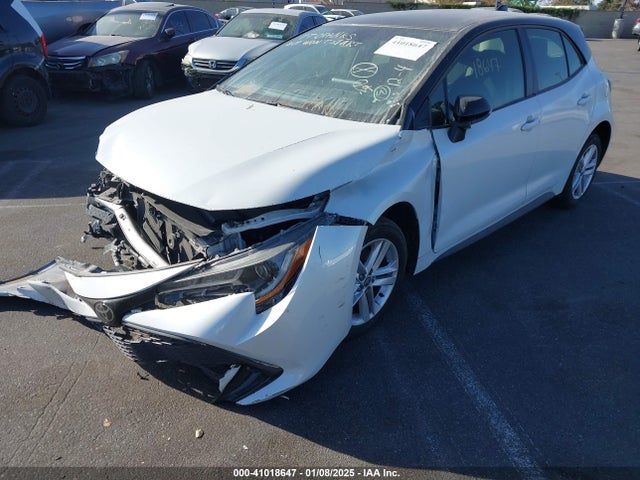 JTND4MBE3M3115827 Toyota COROLLA SE