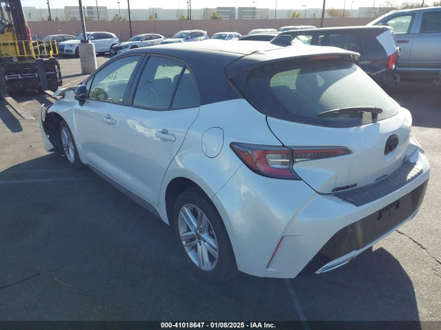 JTND4MBE3M3115827 Toyota COROLLA SE