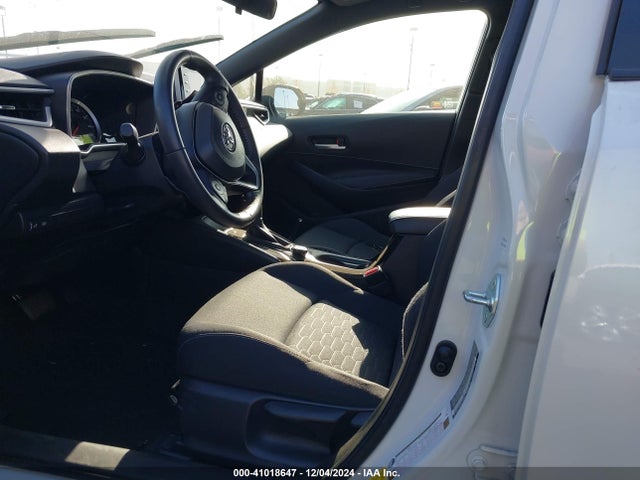 JTND4MBE3M3115827 Toyota COROLLA SE