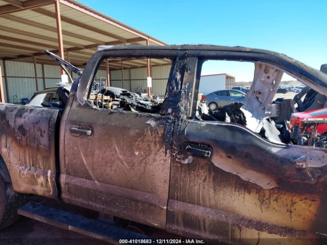 1FT7W2B60KEC78817 Ford F-250 Lariat