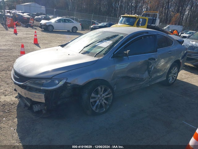 Chrysler 200 Limited 2015 1C3CCCAB8FN751241 Image 2