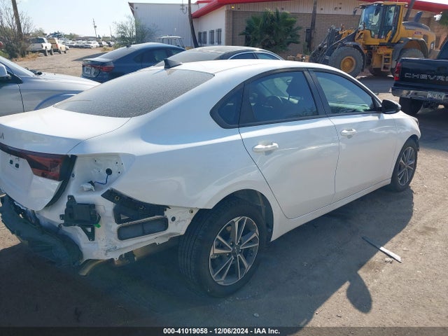 KIA Forte Lxs 2024 3KPF24AD1RE823019 Image 4