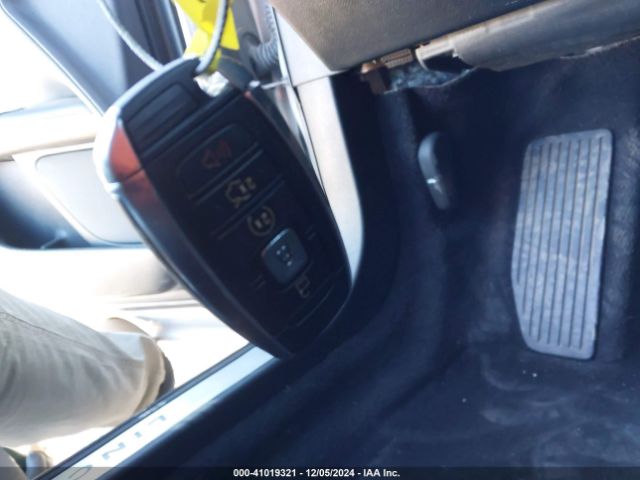 3LN6L5C99HR614643 Lincoln MKZ SELECT