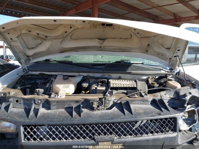 1GCWGAFF8H1117824 Chevrolet Express 2500 Work Van