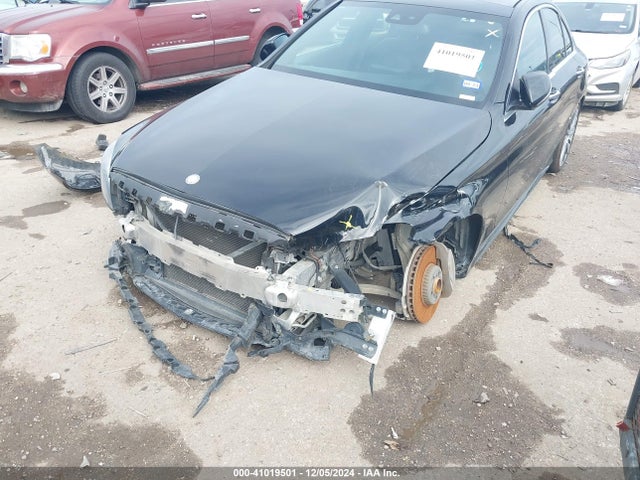55SWF4JB3HU202195 Mercedes-Benz C 300 Luxury/sport