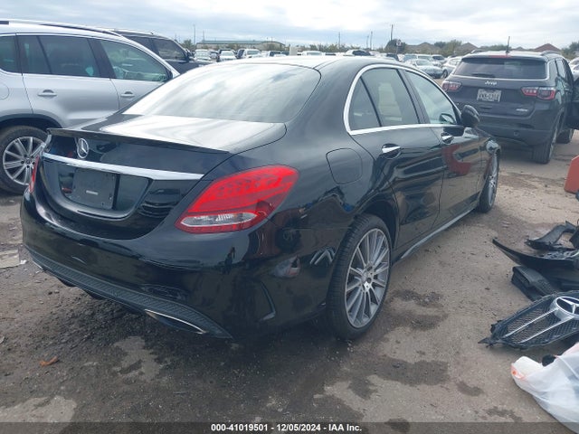 55SWF4JB3HU202195 Mercedes-Benz C 300 Luxury/sport