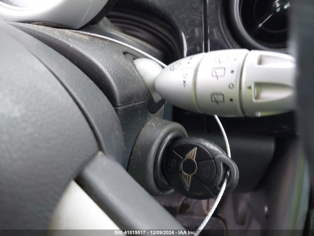 2006 MINI COOPER S WMWRE33566TN26543 Photo 10