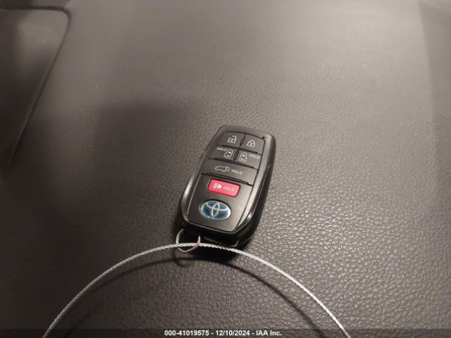 5TDDSKFC1PS108059 Toyota Sienna Xse