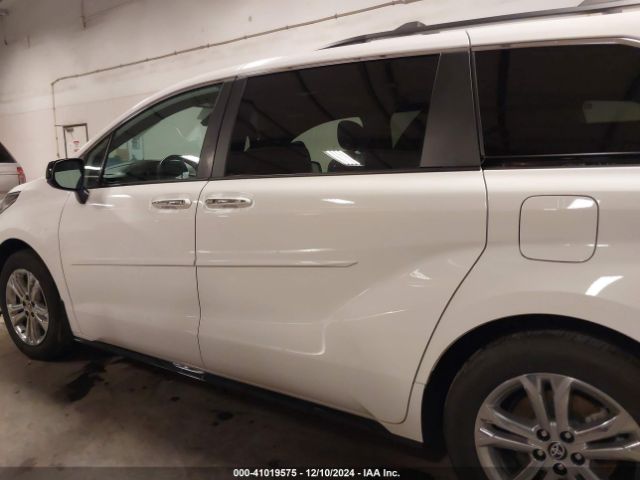 5TDDSKFC1PS108059 Toyota Sienna Xse