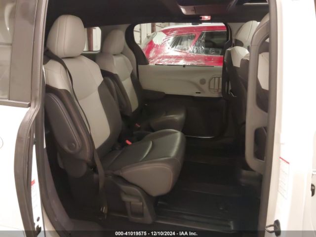 5TDDSKFC1PS108059 Toyota Sienna Xse