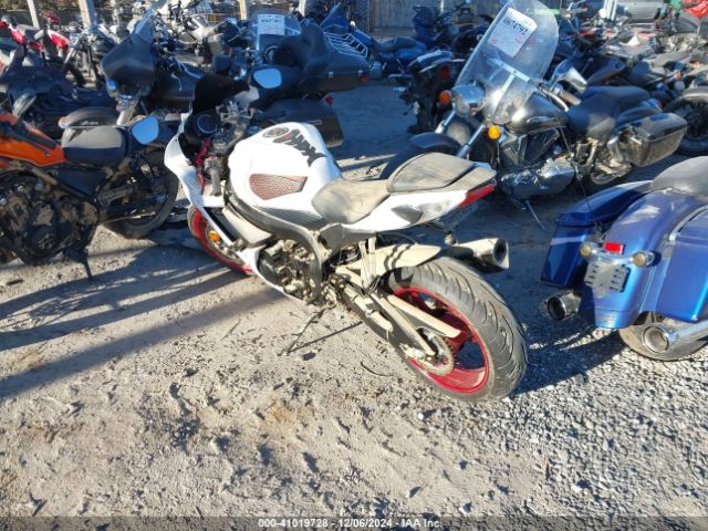 2017 SUZUKI GSX-R750 JS1GR7MAXH2100973 Photo 2