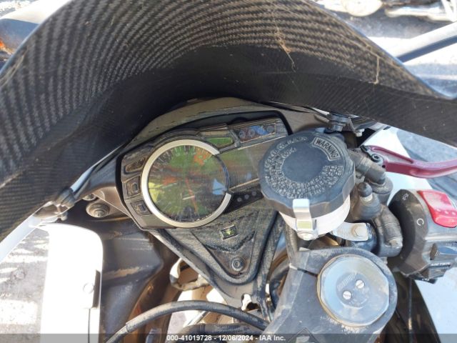 2017 SUZUKI GSX-R750 JS1GR7MAXH2100973 Photo 6