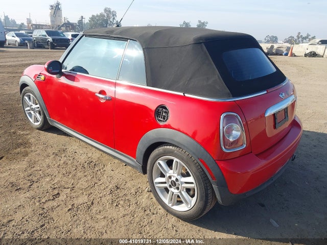 2013 MINI CONVERTIBLE WMWZN3C59DT568766 Photo 2