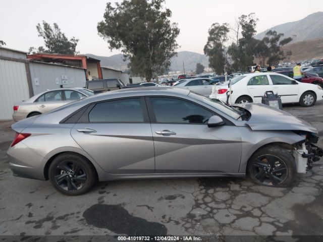 KMHLM4AJ8PU085104 Hyundai Elantra Hybrid Blue