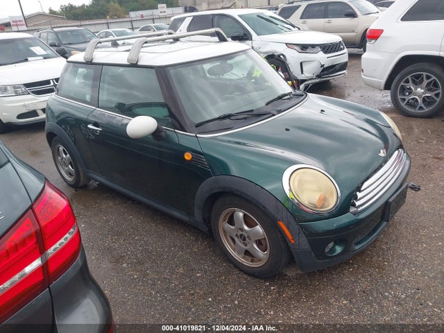 2009 MINI COOPER WMWMF33529TW75107 Photo 0