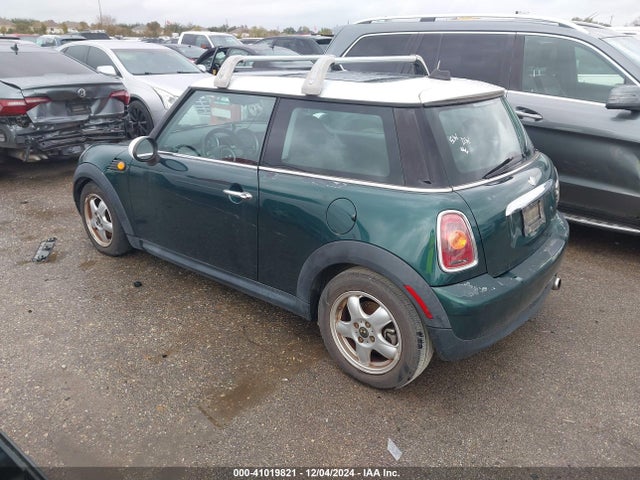 2009 MINI COOPER WMWMF33529TW75107 Photo 2