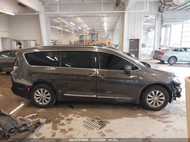 2C4RC1BG3KR685540 Chrysler Pacifica Touring L
