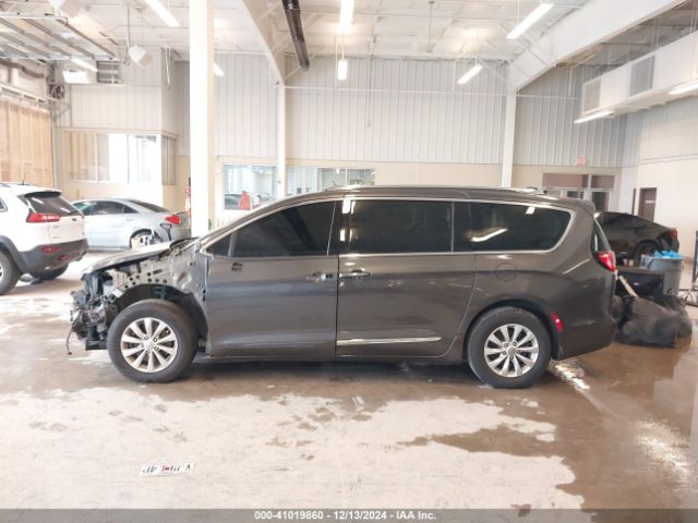 2C4RC1BG3KR685540 Chrysler Pacifica Touring L