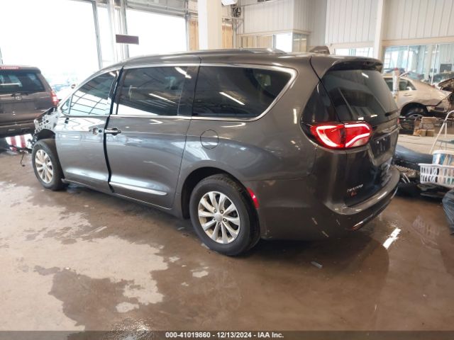 2019 CHRYSLER PACIFICA 2C4RC1BG3KR685540 Photo 2