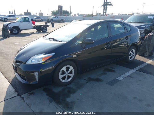 Toyota Prius Two 2014 JTDKN3DU3E1775175 Image 2