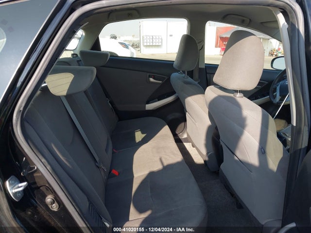 Toyota Prius Two 2014 JTDKN3DU3E1775175 Image 8