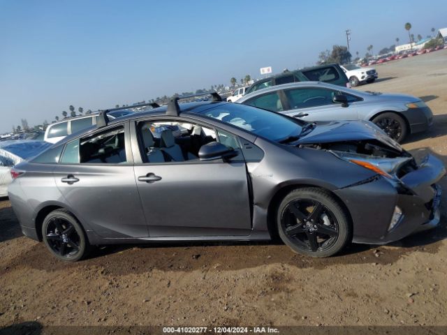 JTDKARFU8J3546467 Toyota Prius Three Touring