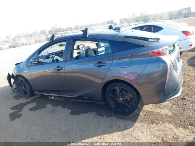 JTDKARFU8J3546467 Toyota Prius Three Touring