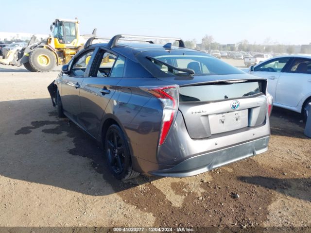 JTDKARFU8J3546467 Toyota Prius Three Touring