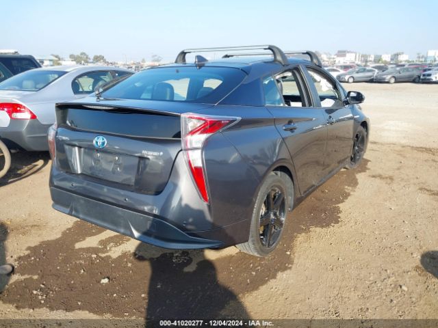 JTDKARFU8J3546467 Toyota Prius Three Touring
