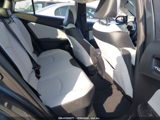 JTDKARFU8J3546467 Toyota Prius Three Touring