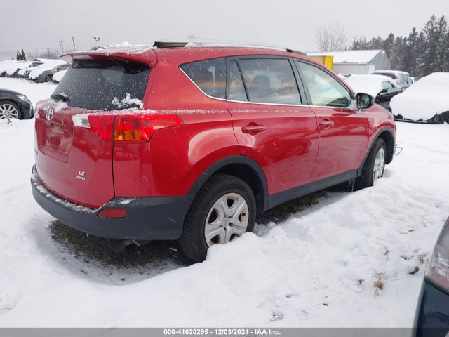 Toyota RAV4 LE 2015 JTMBFREV7FJ029112 Image 4