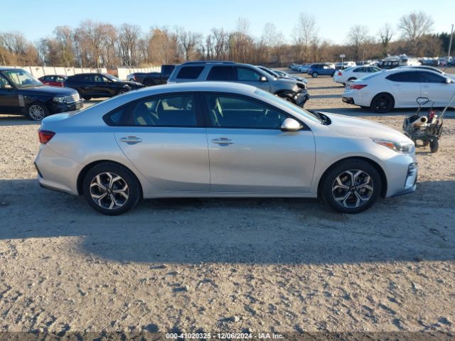 3KPF24AD8ME268532 KIA Forte Lxs