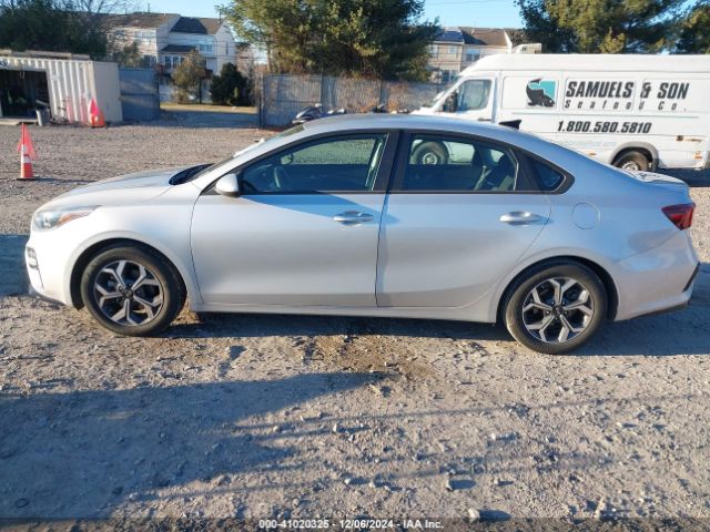 3KPF24AD8ME268532 KIA Forte Lxs