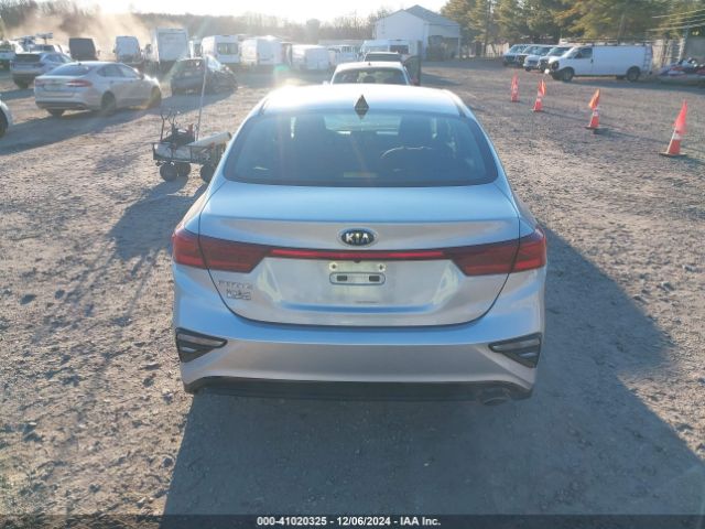 3KPF24AD8ME268532 KIA Forte Lxs