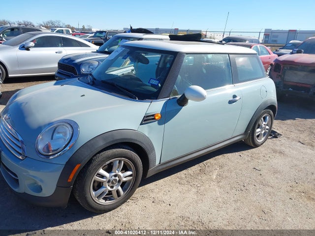 2011 MINI COOPER WMWSU3C56BT098004 Photo 1