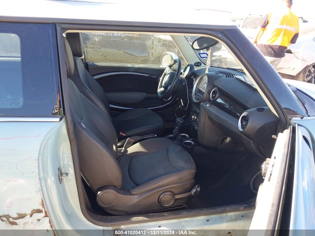 2011 MINI COOPER WMWSU3C56BT098004 Photo 4