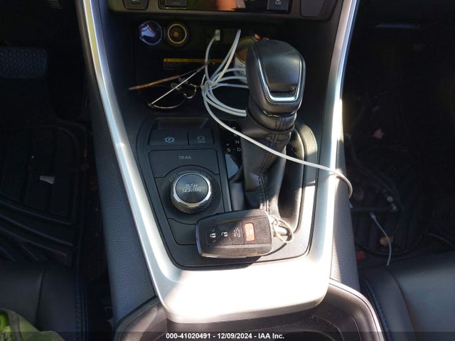JTMEWRFVXKD505289 Toyota Rav4 Hybrid Xse