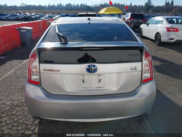 JTDKN3DUXE1816062 Toyota Prius Two